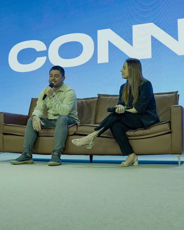 Bate-papo no palco do Connect Talk